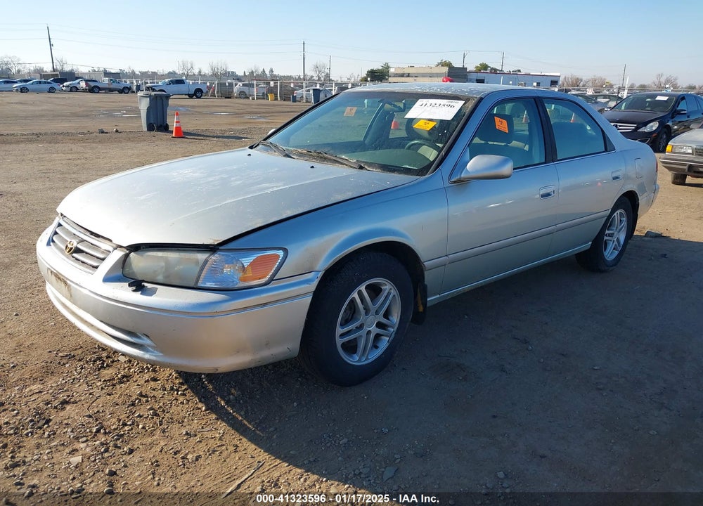 2000 TOYOTA CAMRY LE VIN: JT2BG22K1Y0411118
