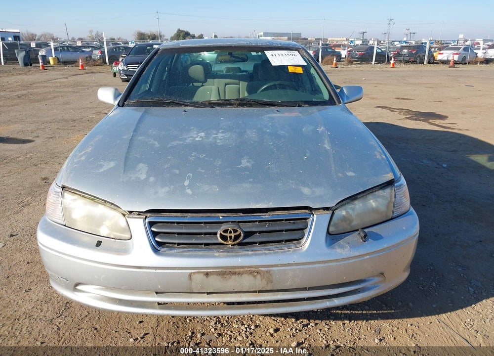 2000 TOYOTA CAMRY LE VIN: JT2BG22K1Y0411118