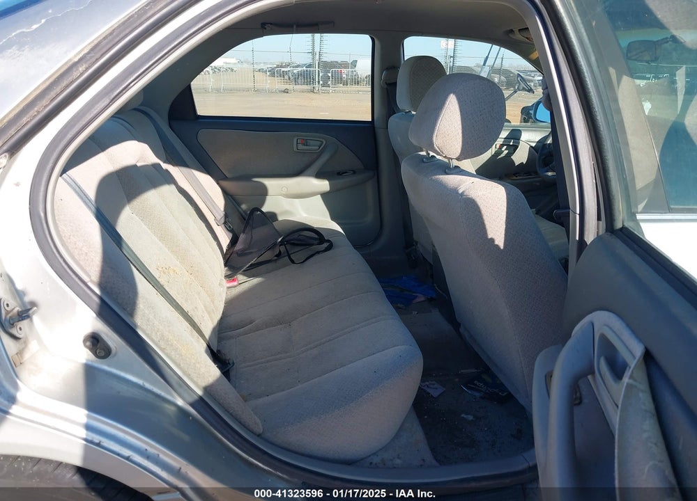 2000 TOYOTA CAMRY LE VIN: JT2BG22K1Y0411118