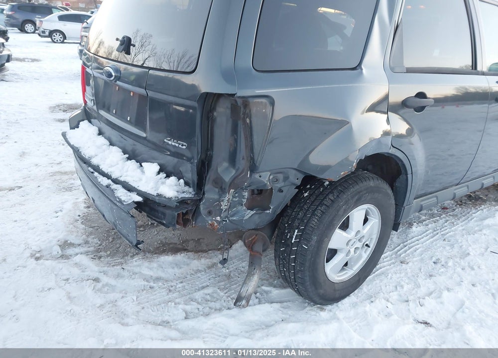 2009 FORD ESCAPE XLT VIN: 1FMCU93719KA15571