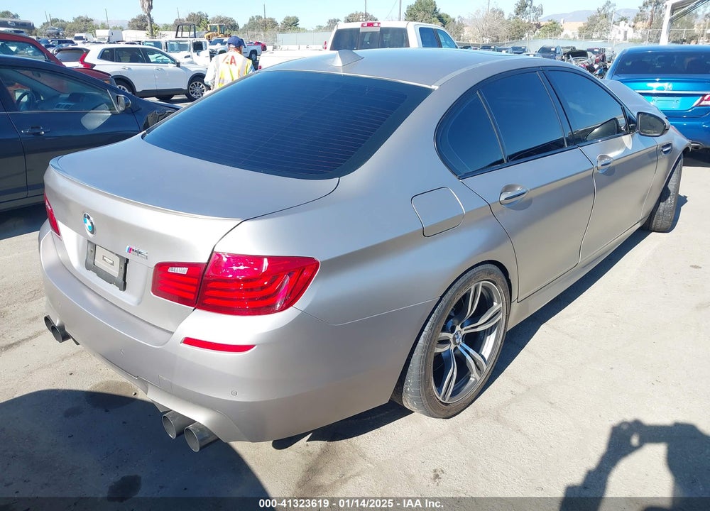 2016 BMW M5 VIN: WBSFV9C55GD595706