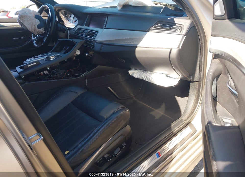2016 BMW M5 VIN: WBSFV9C55GD595706