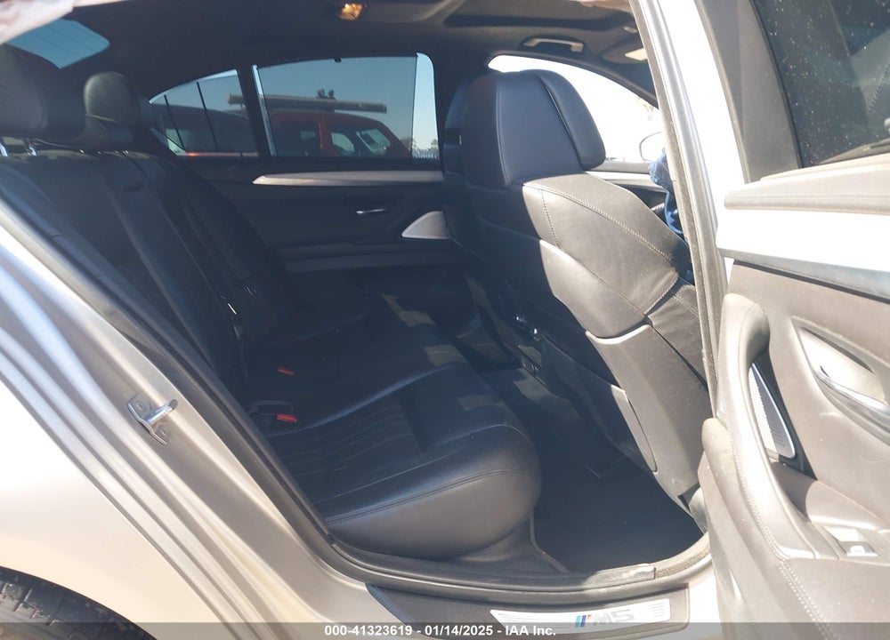 2016 BMW M5 VIN: WBSFV9C55GD595706