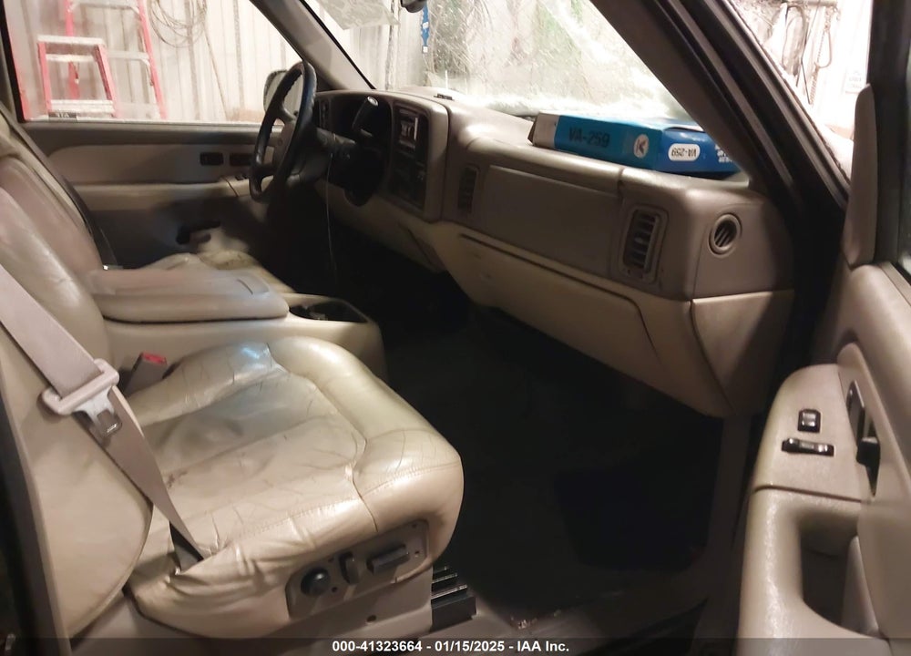 2001 CHEVROLET TAHOE LT VIN: 1GNEK13T11J307210