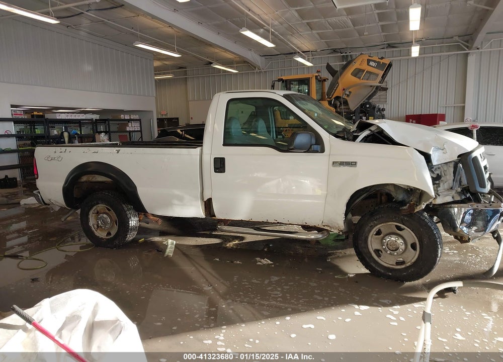 2005 FORD F-250 XL/XLT VIN: 1FTNF21585EC03514