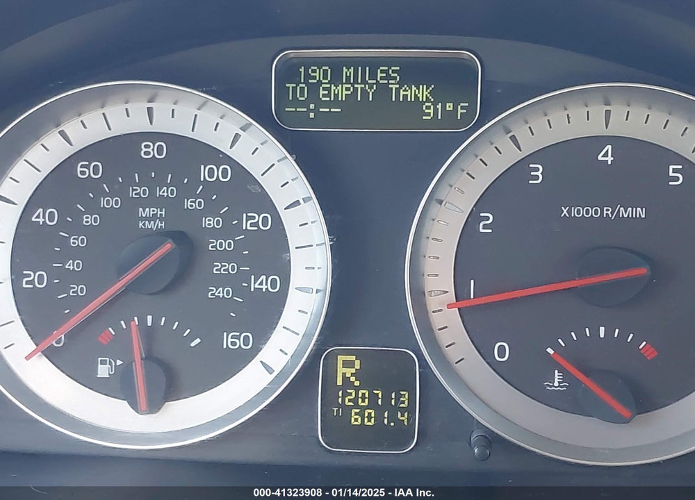 2011 VOLVO C70 T5 VIN: YV1672MCXBJ118991