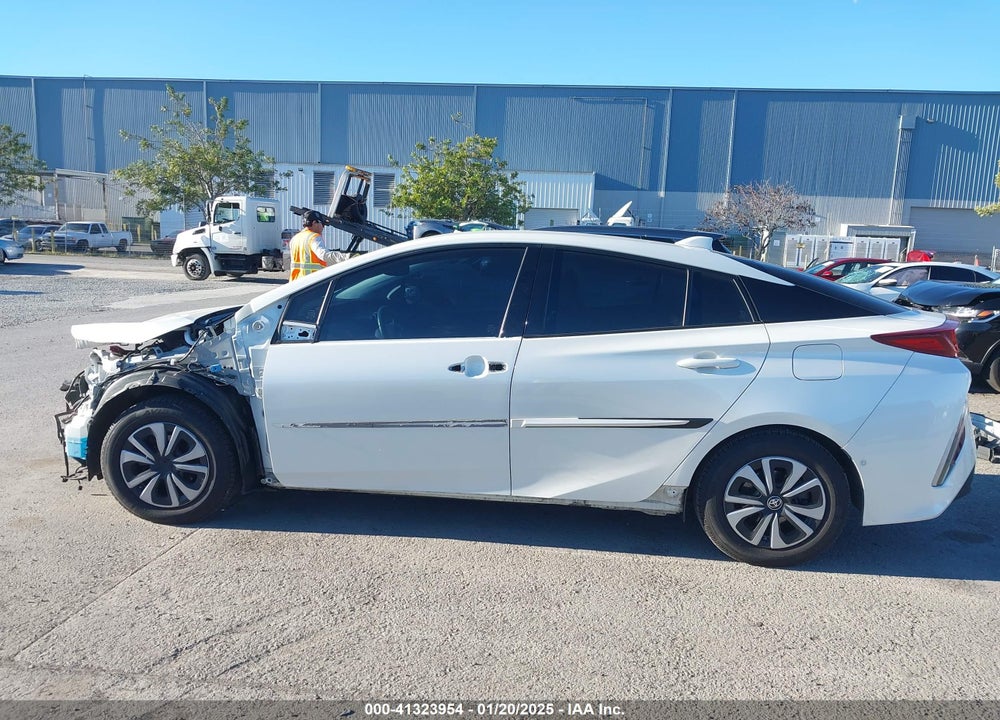 2017 TOYOTA PRIUS PRIME VIN: JTDKARFP1H3064170