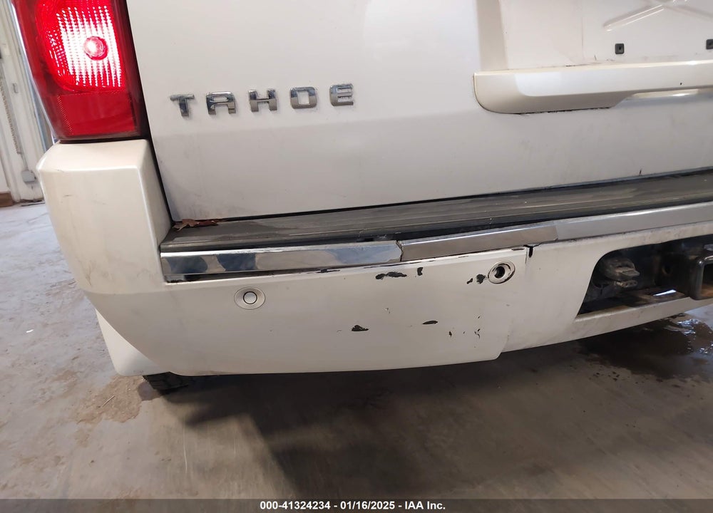 2010 CHEVROLET TAHOE LTZ VIN: 1GNUKCE0XAR181666