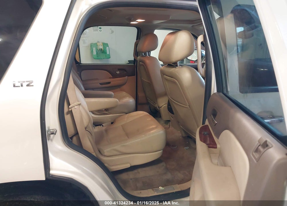 2010 CHEVROLET TAHOE LTZ VIN: 1GNUKCE0XAR181666
