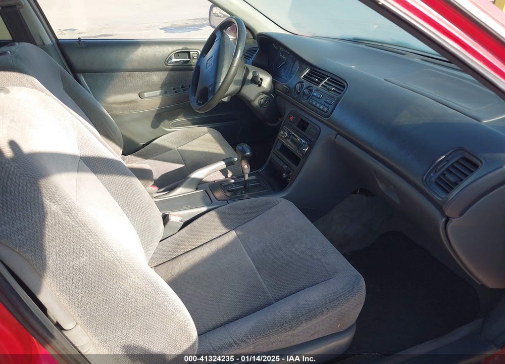 1996 HONDA ACCORD LX/EX VIN: 1HGCD5633TA079339