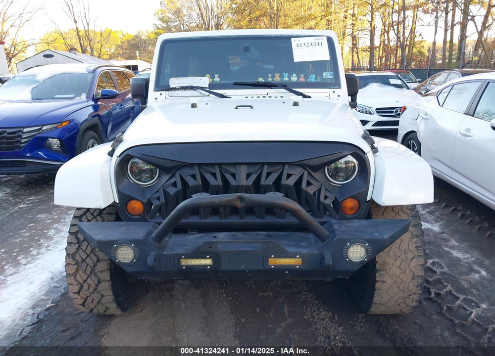 2013 JEEP WRANGLER UNLIMITED SAHARA VIN: 1C4BJWEG1DL617572