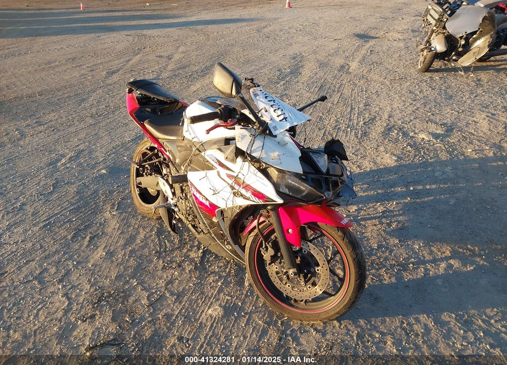 2016 YAMAHA YZFR3 VIN: MH3RH06Y6GK014420