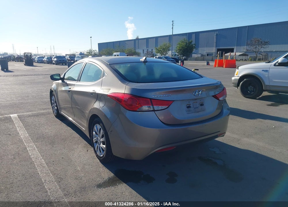 2011 HYUNDAI ELANTRA VIN: 5NPDH4AE8BH025939