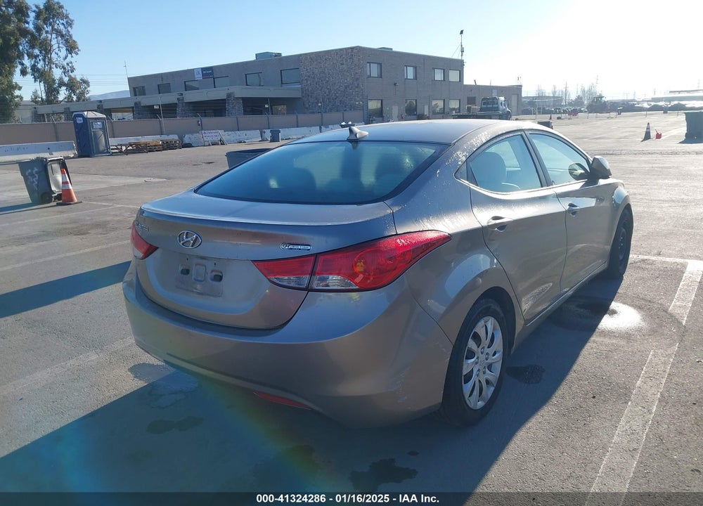 2011 HYUNDAI ELANTRA VIN: 5NPDH4AE8BH025939