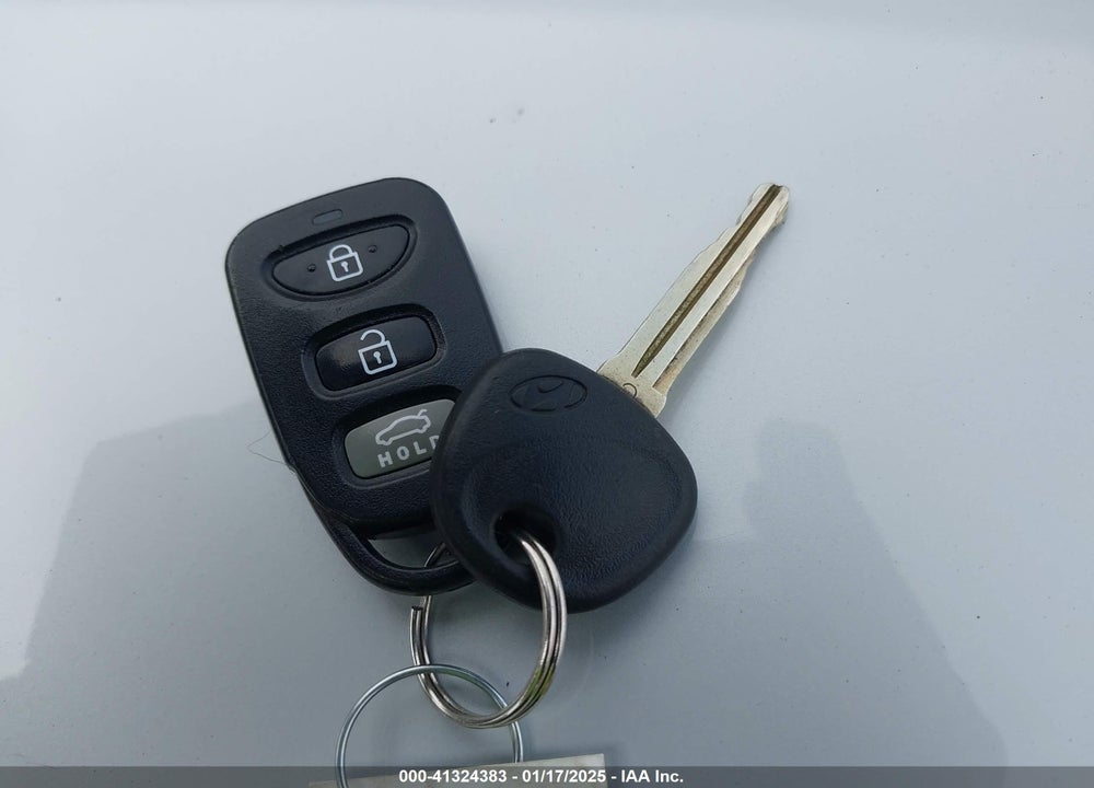 2017 HYUNDAI ELANTRA VIN: KMHD84LF6HU072628