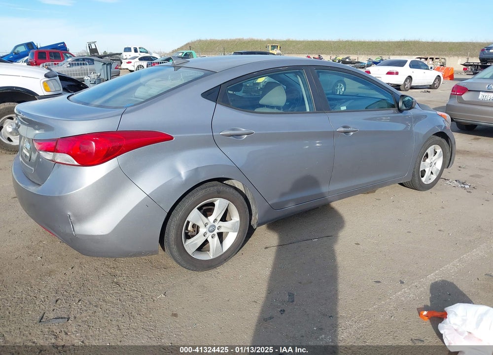 2013 HYUNDAI ELANTRA VIN: KMHDH4AE5DU742142
