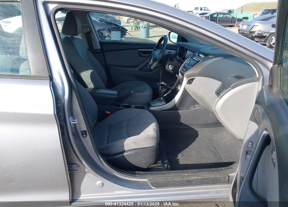 2013 HYUNDAI ELANTRA VIN: KMHDH4AE5DU742142