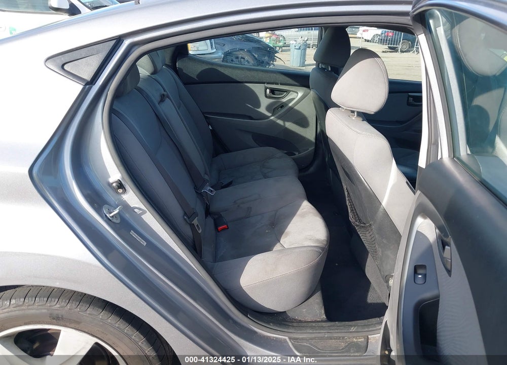 2013 HYUNDAI ELANTRA VIN: KMHDH4AE5DU742142