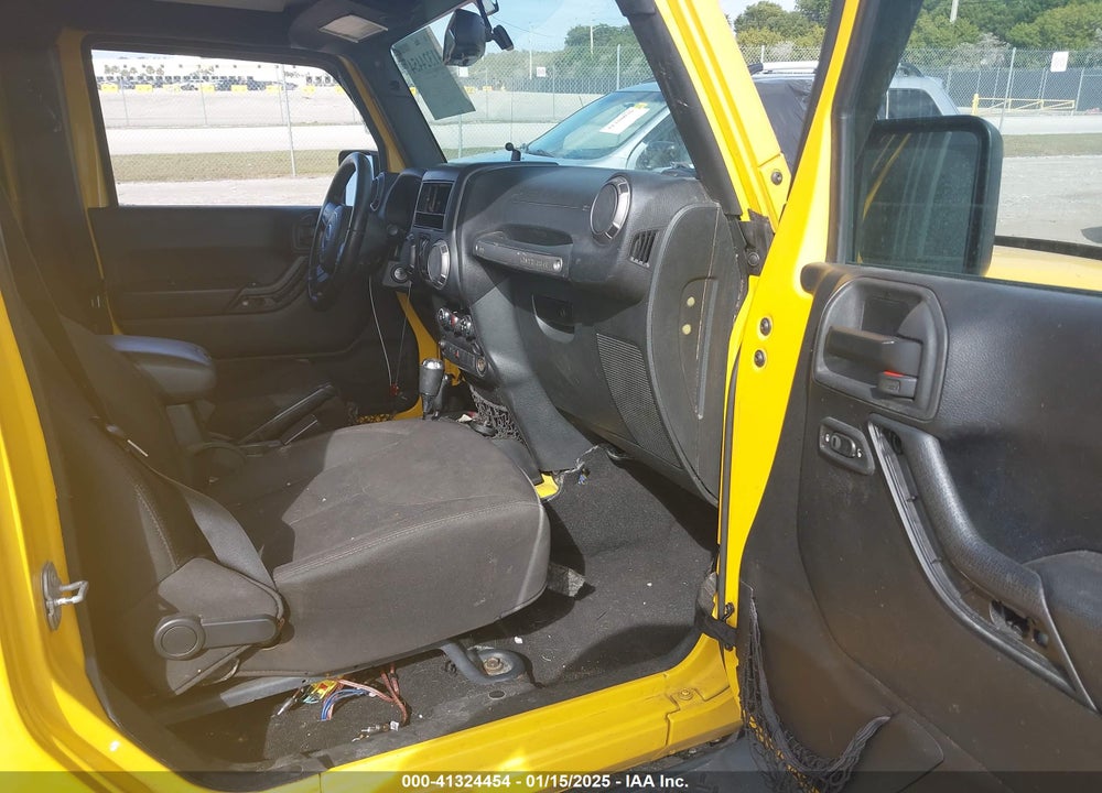 2015 JEEP WRANGLER UNLIMITED SPORT VIN: 1C4BJWDG5FL573788