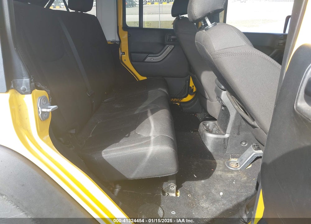 2015 JEEP WRANGLER UNLIMITED SPORT VIN: 1C4BJWDG5FL573788