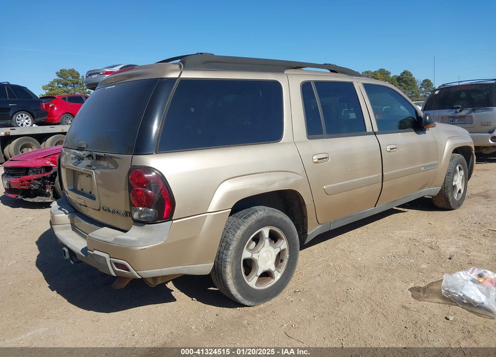 2004 CHEVROLET TRAILBLAZER EXT LT VIN: 1GNES16S746135811