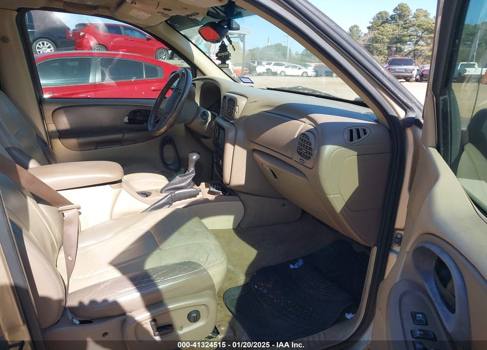 2004 CHEVROLET TRAILBLAZER EXT LT VIN: 1GNES16S746135811