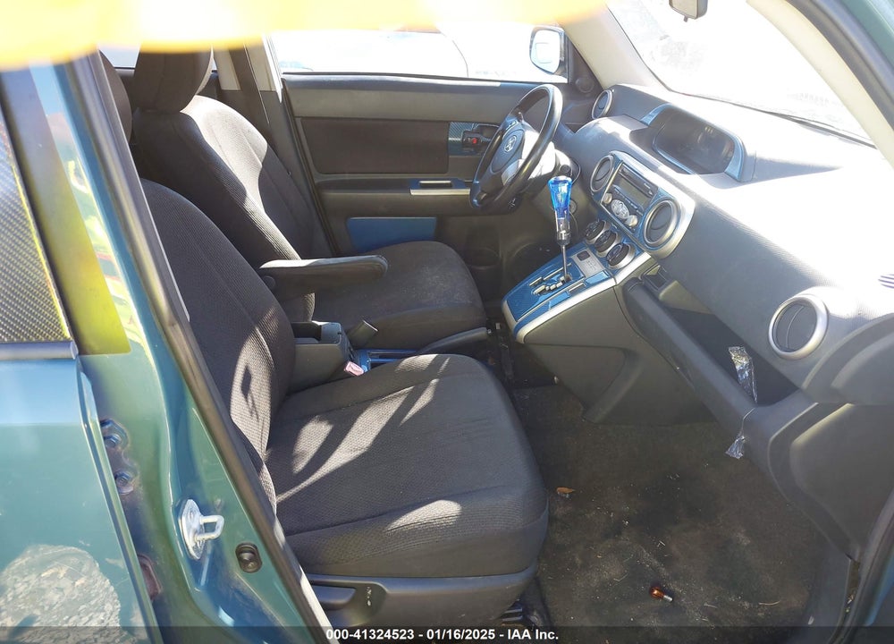 2008 SCION XB VIN: JTLKE50E181022702