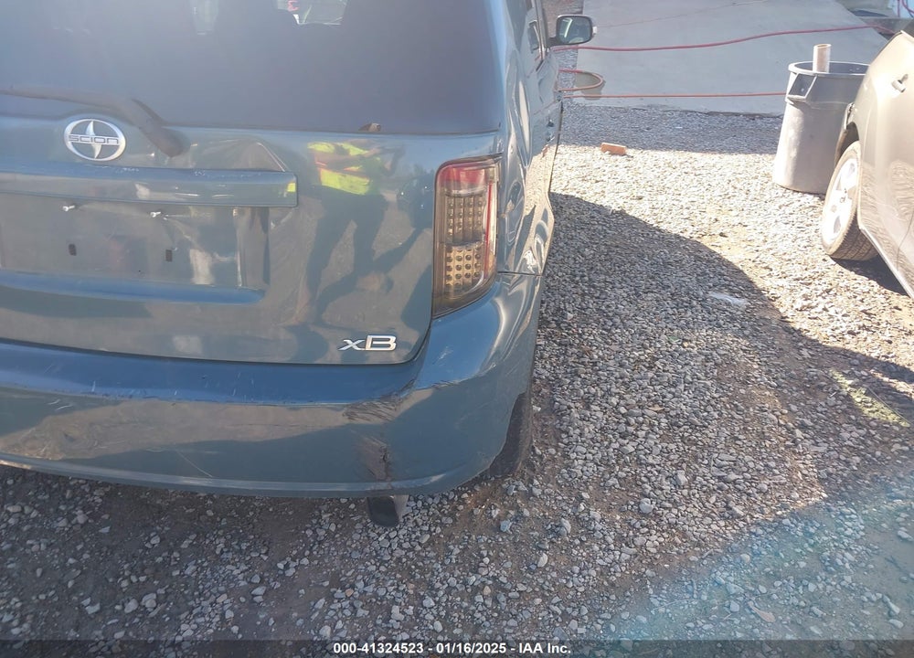 2008 SCION XB VIN: JTLKE50E181022702