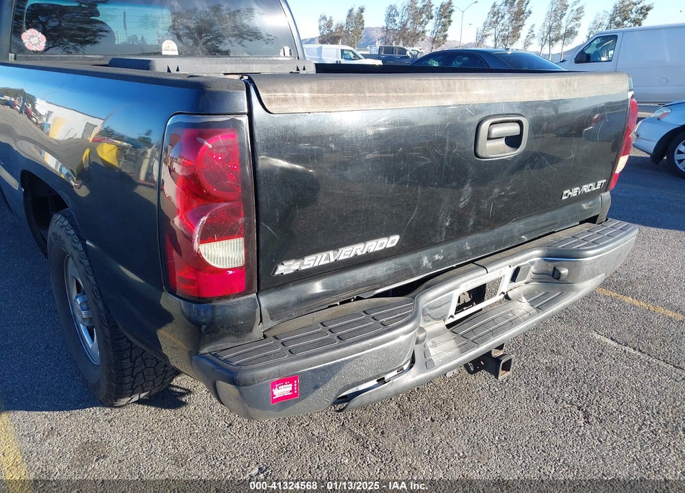2004 CHEVROLET SILVERADO 1500 LS VIN: 2GCEC19T141228471
