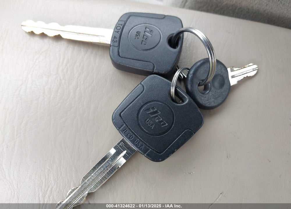 2006 TOYOTA COROLLA CE VIN: JTDBR32E960073613