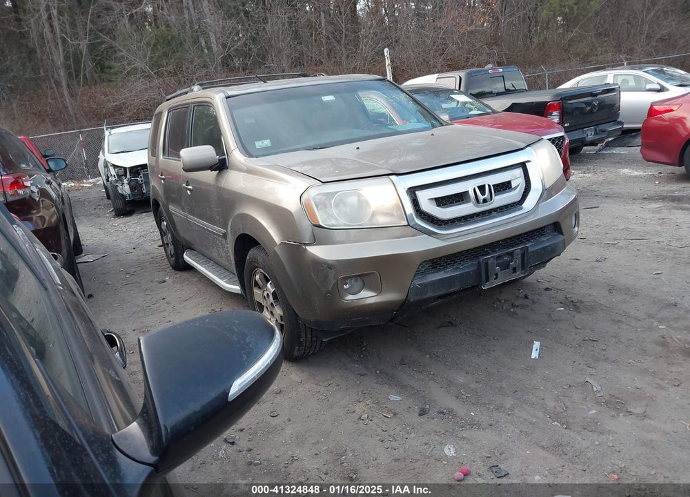 2011 HONDA PILOT TOURING VIN: 5FNYF4H98BB008931