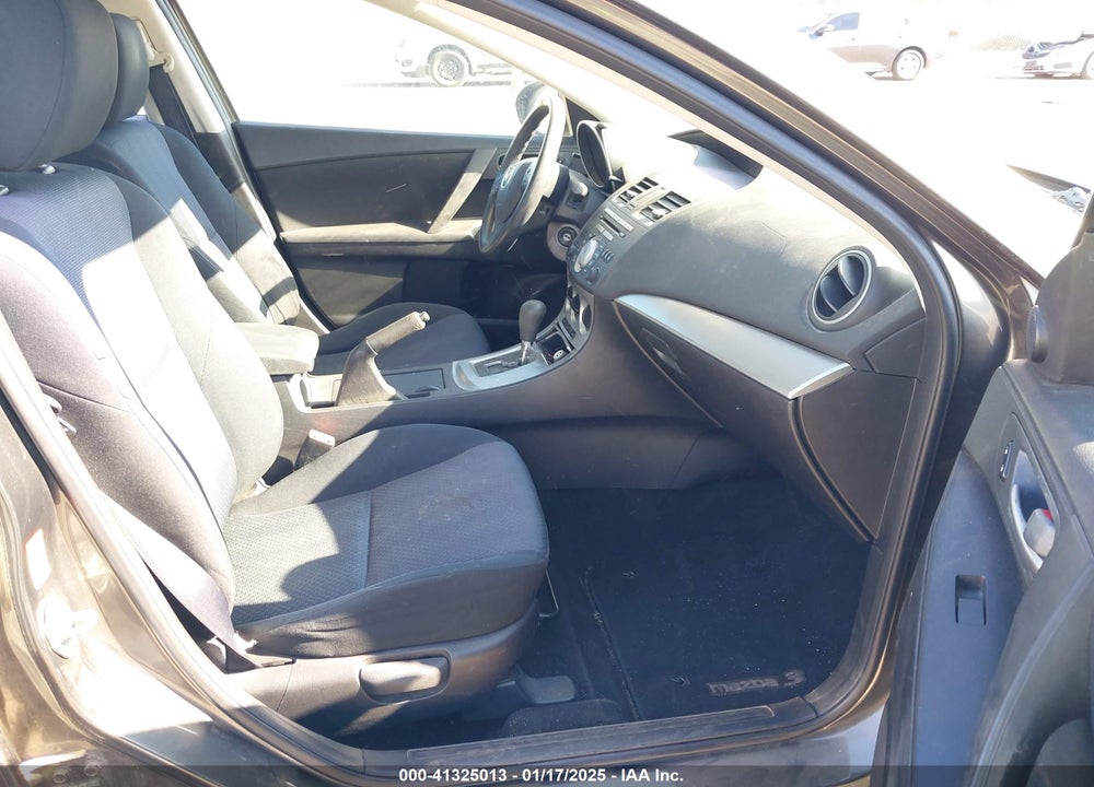 2010 MAZDA MAZDA3 VIN: JM1BL1SG2A1183610