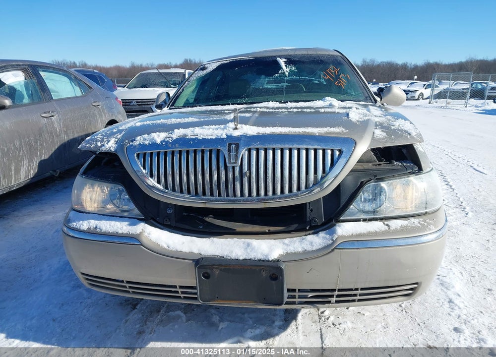 2004 LINCOLN TOWN CAR ULTIMATE VIN: 1LNHM83W94Y651197
