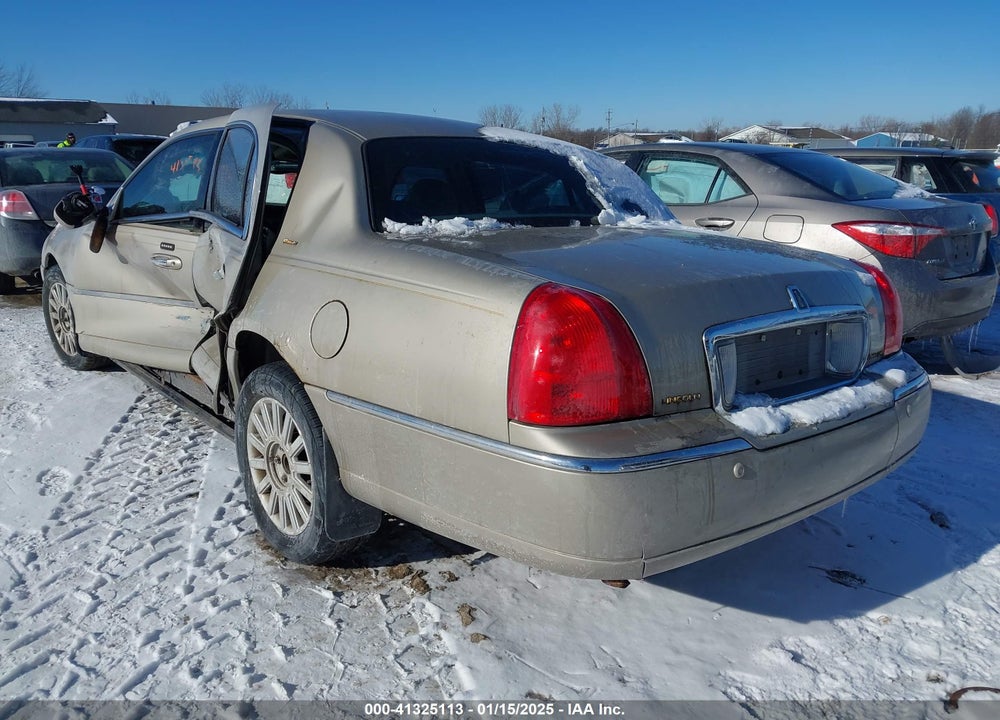 2004 LINCOLN TOWN CAR ULTIMATE VIN: 1LNHM83W94Y651197