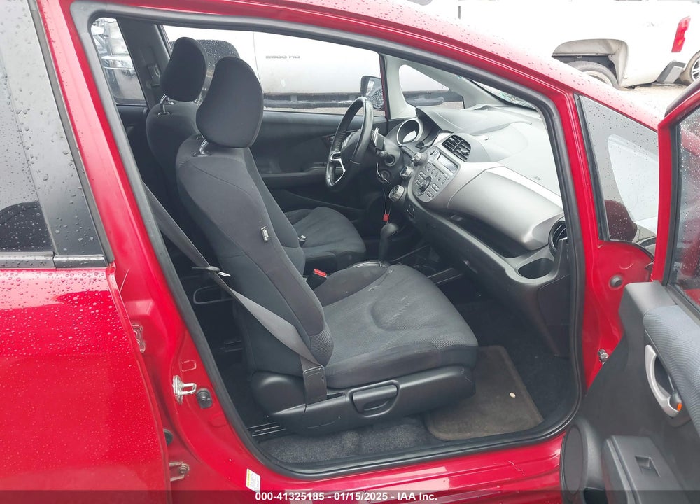 2010 HONDA FIT VIN: JHMGE8H43AC032865