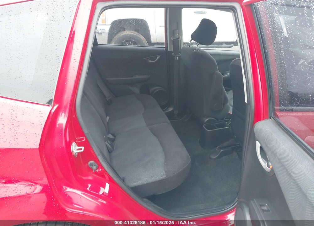 2010 HONDA FIT VIN: JHMGE8H43AC032865
