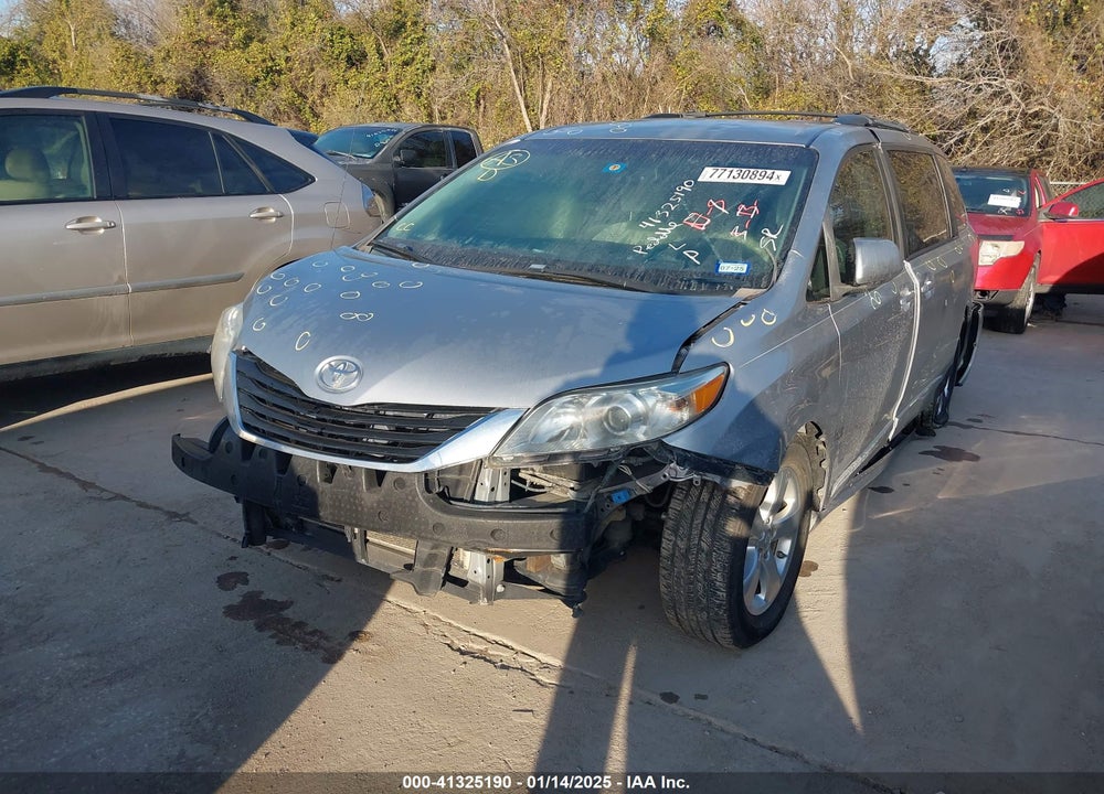 2013 TOYOTA SIENNA LE V6 8 PASSENGER VIN: 5TDKK3DC5DS383445
