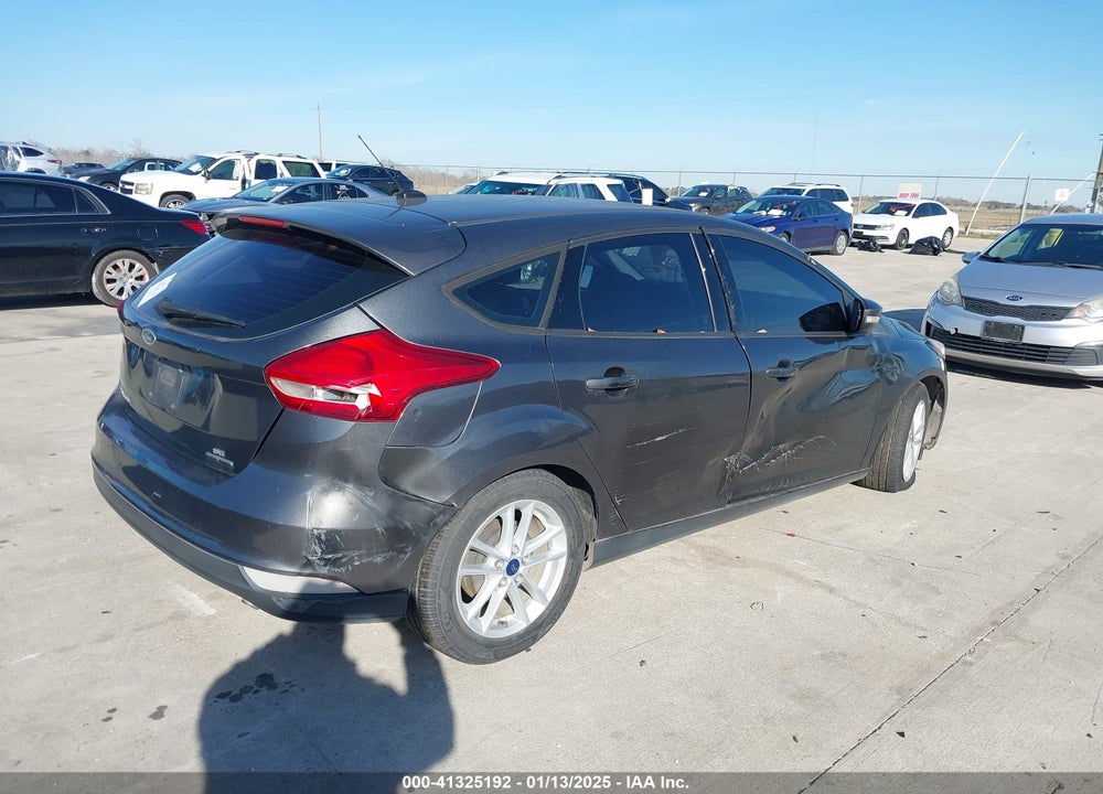 2016 FORD FOCUS SE VIN: 1FADP3K21GL399576