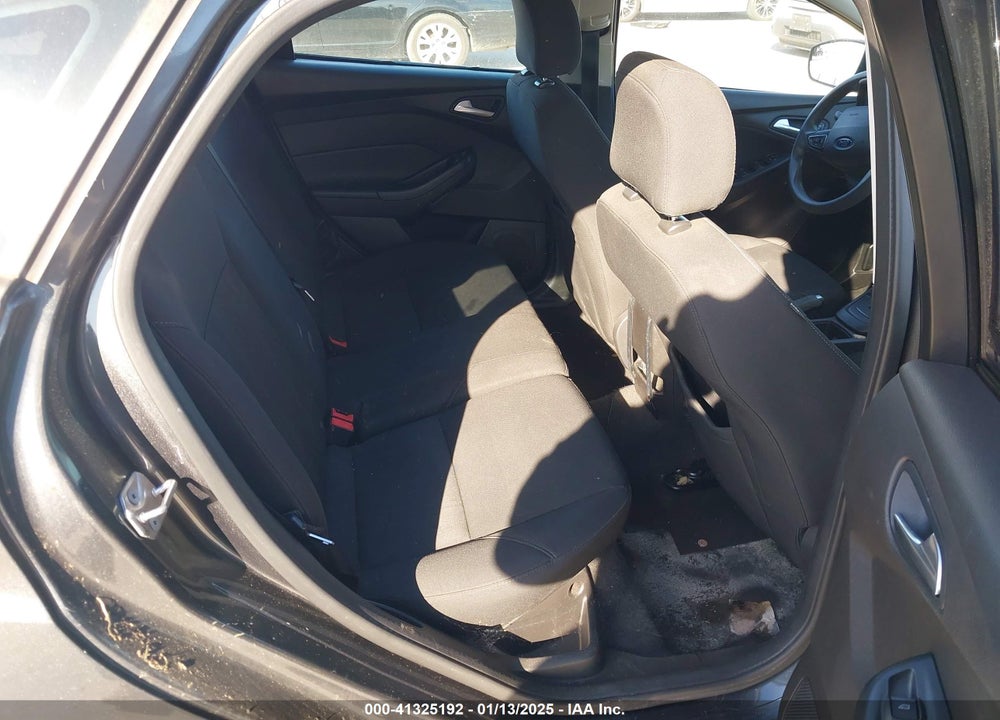 2016 FORD FOCUS SE VIN: 1FADP3K21GL399576