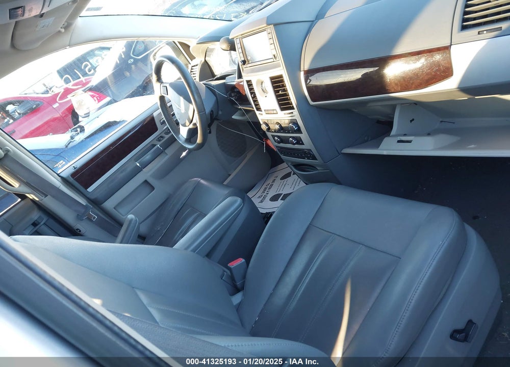 2010 CHRYSLER TOWN & COUNTRY TOURING VIN: 2A4RR5D10AR129449