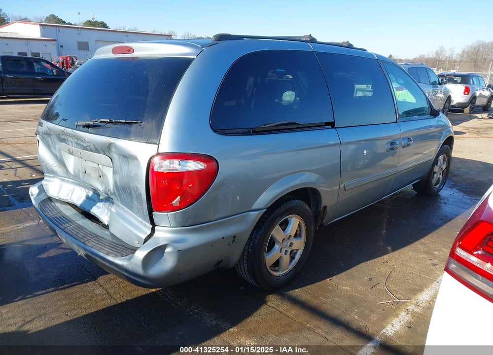 2005 DODGE GRAND CARAVAN SXT VIN: 2D4GP44L55R304592