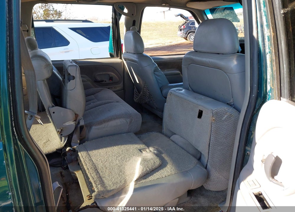 1996 GMC SUBURBAN K1500 VIN: 1GKFK16R3TJ703465