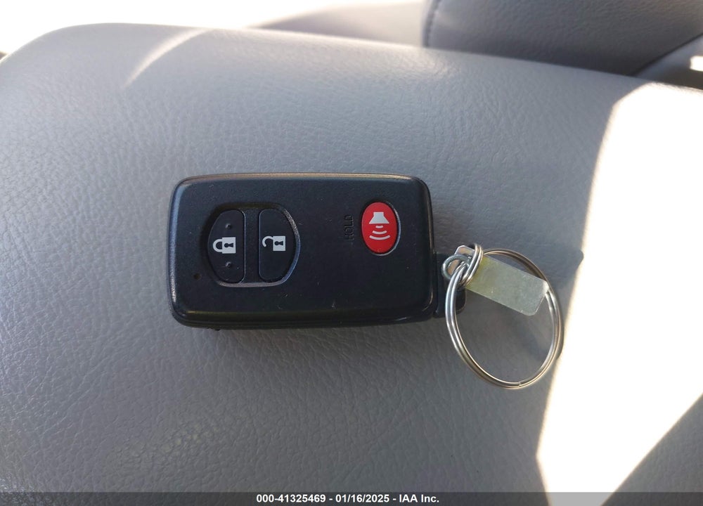 2011 TOYOTA RAV4 VIN: 2T3YF4DV3BW095375