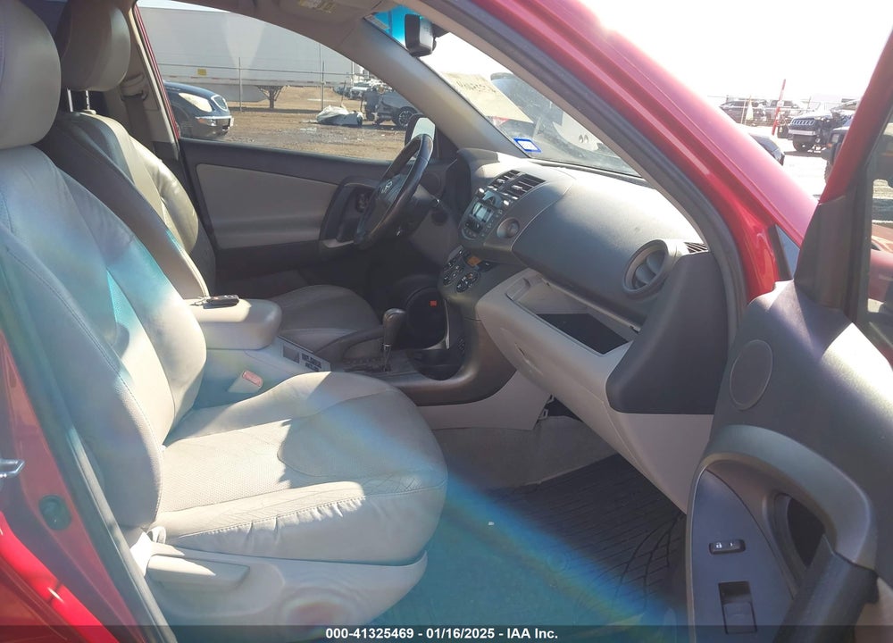 2011 TOYOTA RAV4 VIN: 2T3YF4DV3BW095375