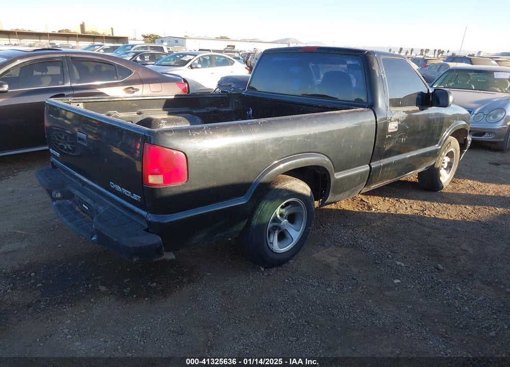 2003 CHEVROLET S-10 VIN: 1GCCS14H338283917