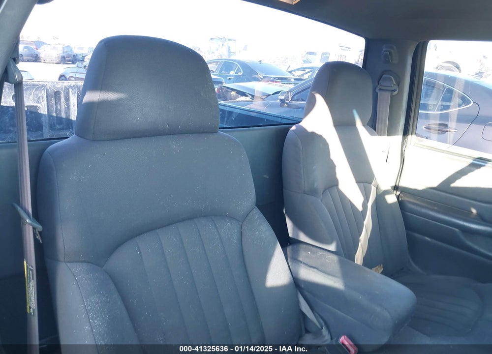 2003 CHEVROLET S-10 VIN: 1GCCS14H338283917