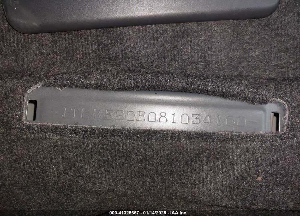 2008 SCION XB VIN: JTLKE50E081034100
