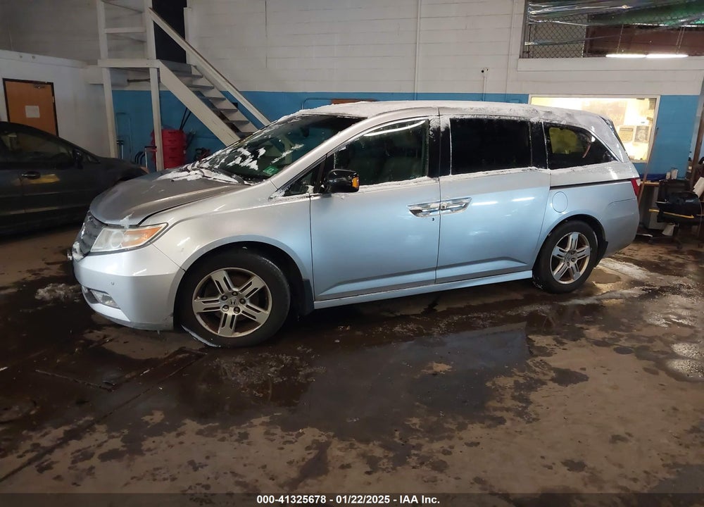 2011 HONDA ODYSSEY VIN: 5FNRL5H92BB005686