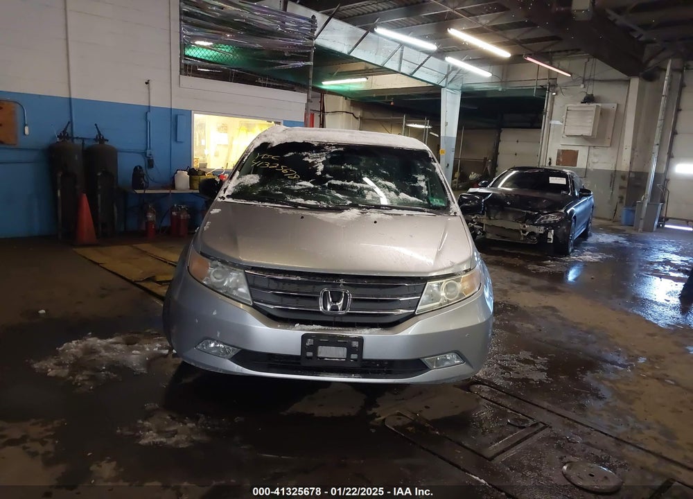 2011 HONDA ODYSSEY VIN: 5FNRL5H92BB005686