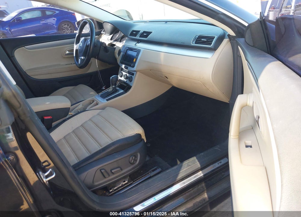 2016 VOLKSWAGEN CC VIN: WVWBP7AN0GE517500